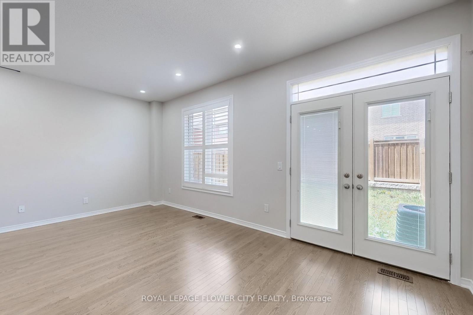 52 Valley Lane, Caledon, Ontario  L7C 4C9 - Photo 9 - W12719228