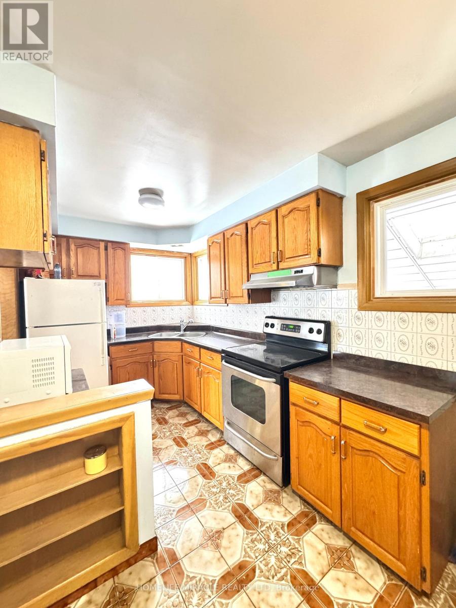 20 Terrace Drive, Hamilton, Ontario  L9A 2Y6 - Photo 8 - X12719158