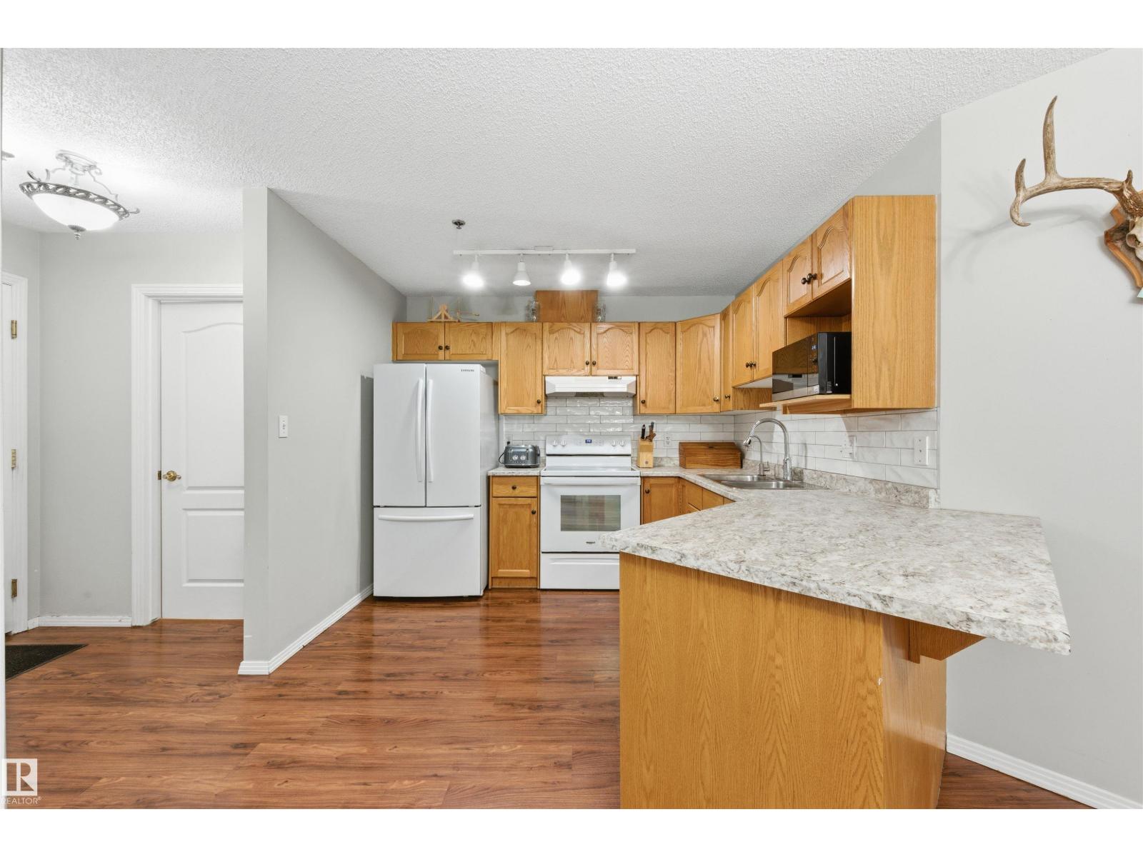 #201 9640 105 St Nw, Edmonton, Alberta  T5K 0Z7 - Photo 4 - E4470700