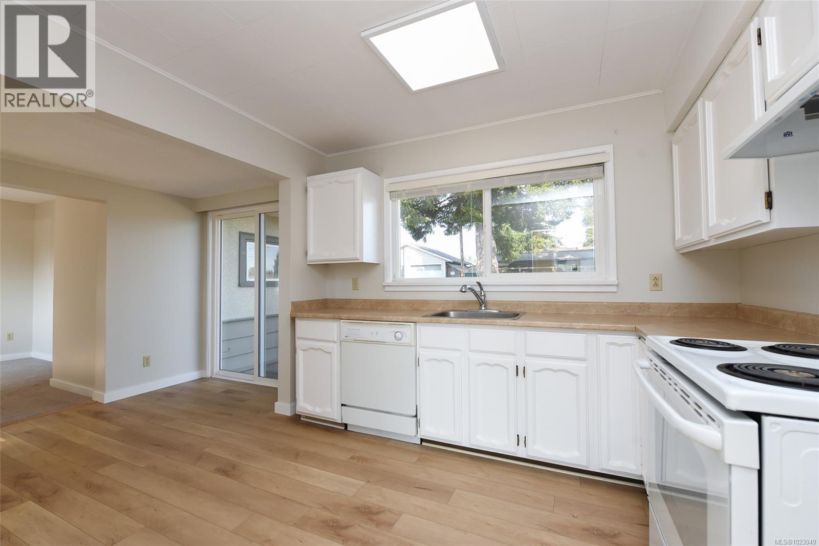 577 17th St, Courtenay, British Columbia  V9N 1Y9 - Photo 7 - 1023949