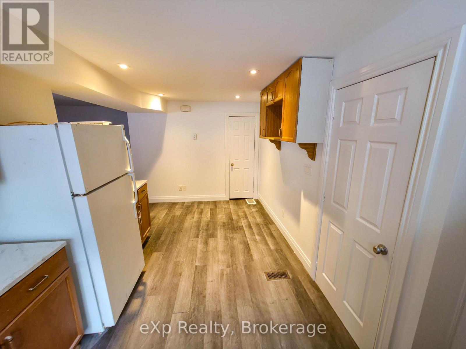 20 High Street, Mapleton, Ontario  N0G 1P0 - Photo 6 - X12719260