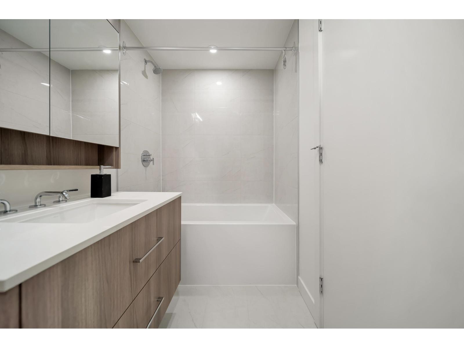 2008 9675 King George Boulevard, Surrey, British Columbia  V3T 0T7 - Photo 7 - R3073427