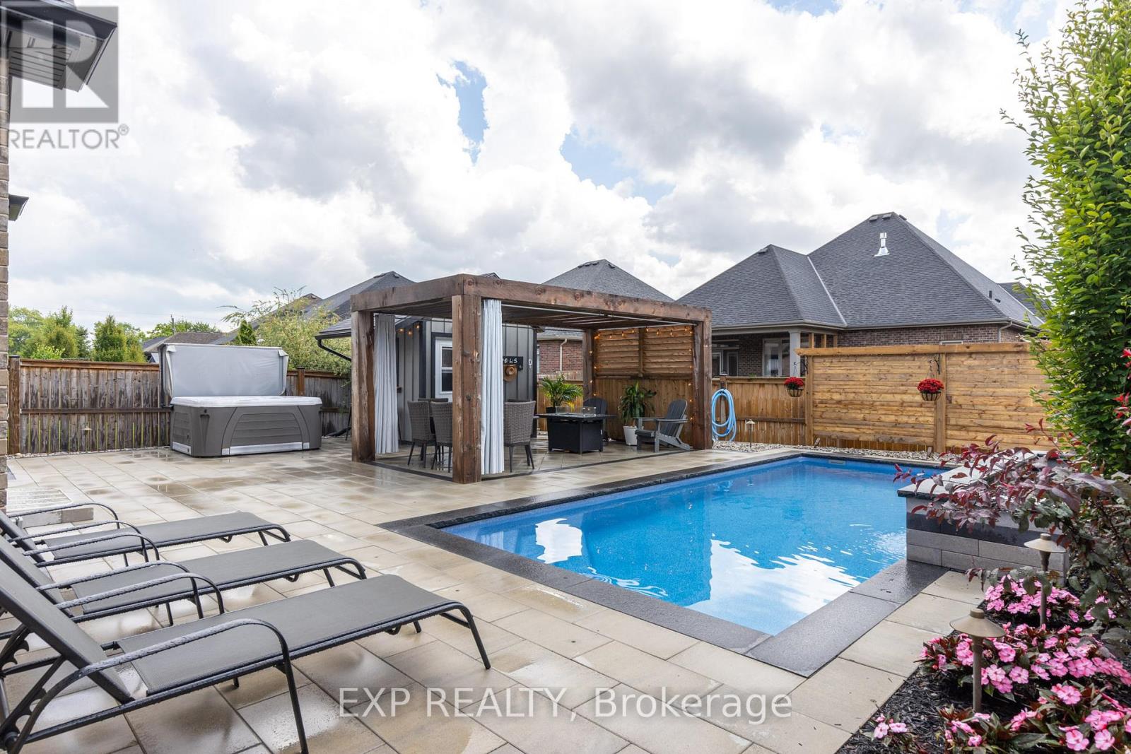 12 Rosewood Crescent, Pelham (Fonthill), Ontario  L0S 1E6 - Photo 46 - X12719250