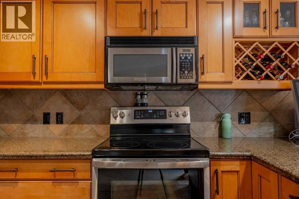 313, 170 Crossbow Place, Canmore, Alberta  T1W 3H4 - Photo 11 - A2280949