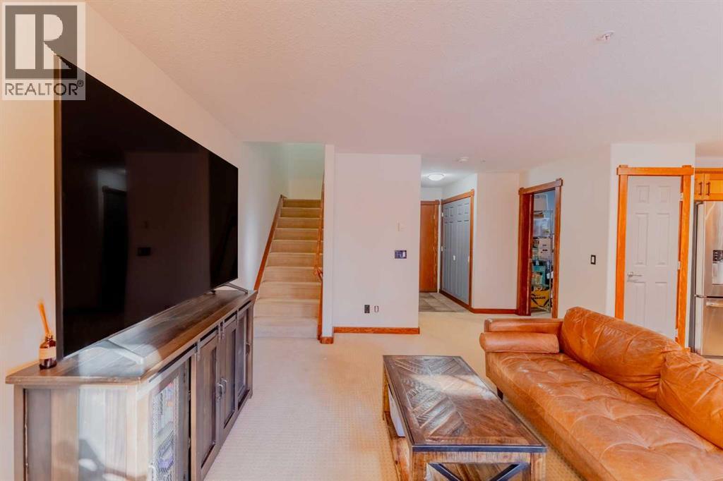 313, 170 Crossbow Place, Canmore, Alberta  T1W 3H4 - Photo 4 - A2280949