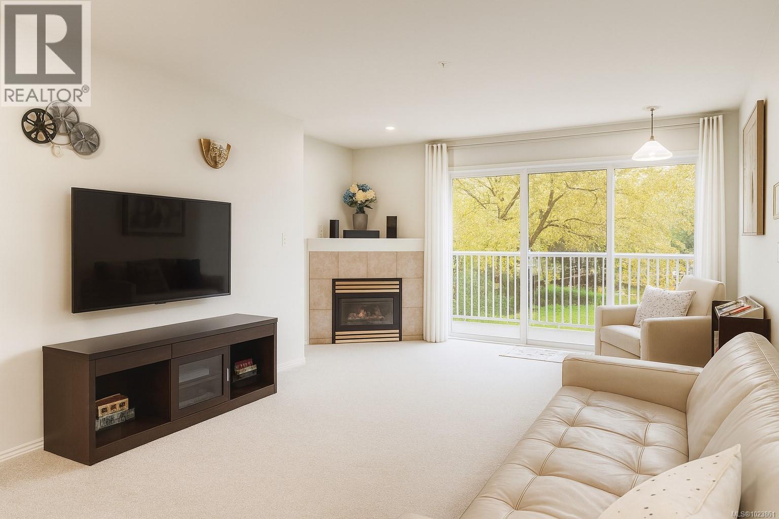 204 1240 Verdier Ave, Central Saanich, British Columbia  V8M 2G9 - Photo 6 - 1023861