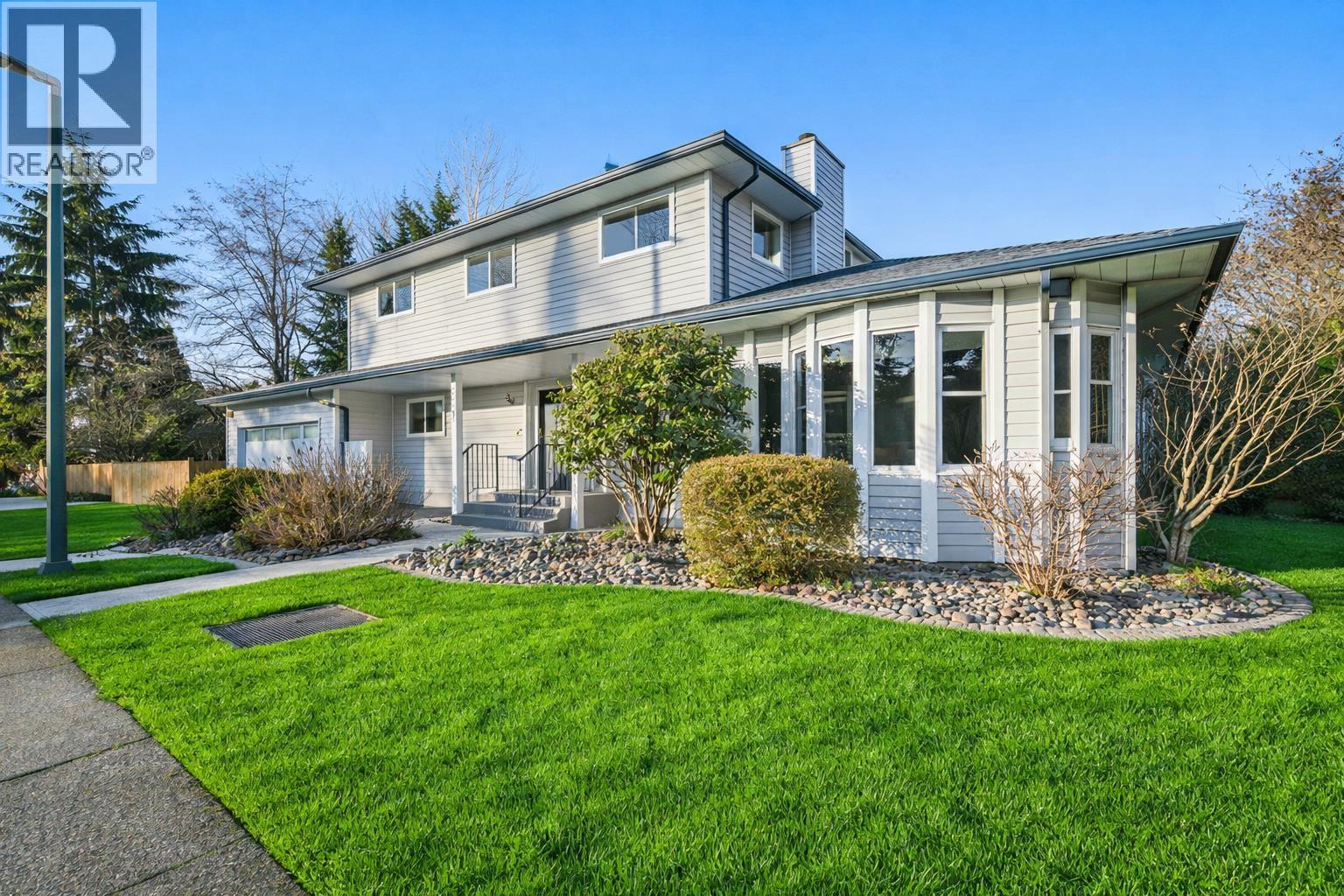 2837 Mccoomb Drive, Coquitlam, British Columbia  V3B 6L2 - Photo 1 - R3082100