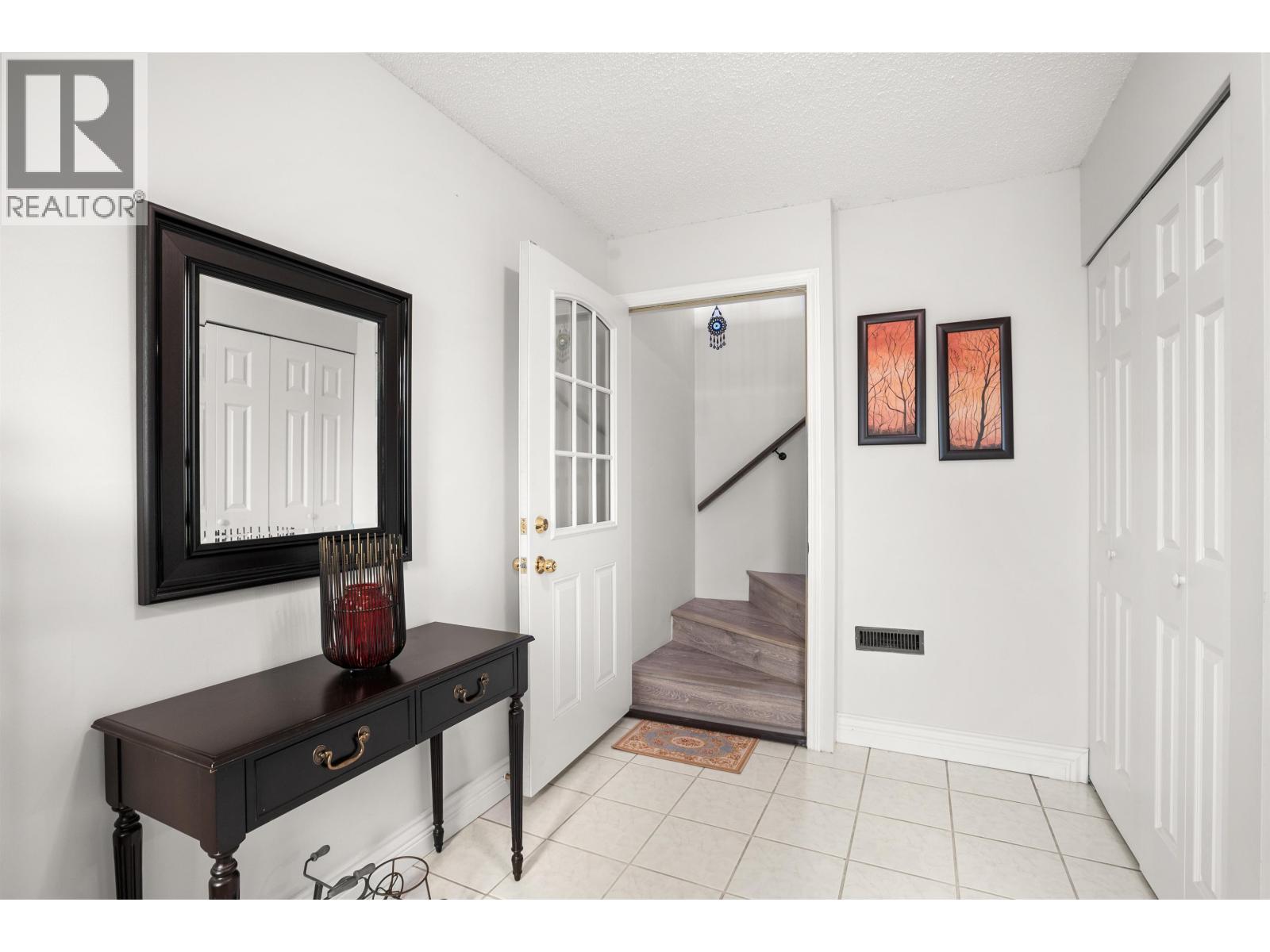 2821 Commonwealth Street, Port Coquitlam, British Columbia  V3B 5V6 - Photo 4 - R3082104