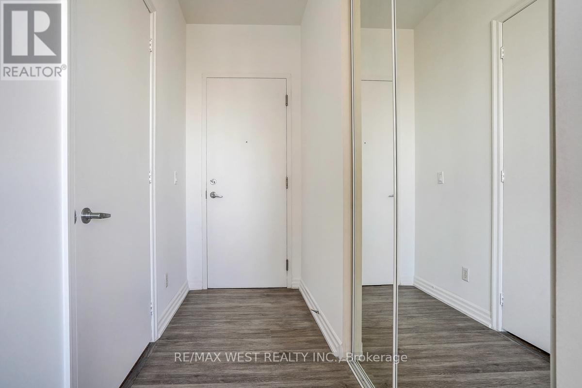 1001 - 797 Don Mills Road, Toronto, Ontario M3C 1V1 - Photo 3 - C12719254