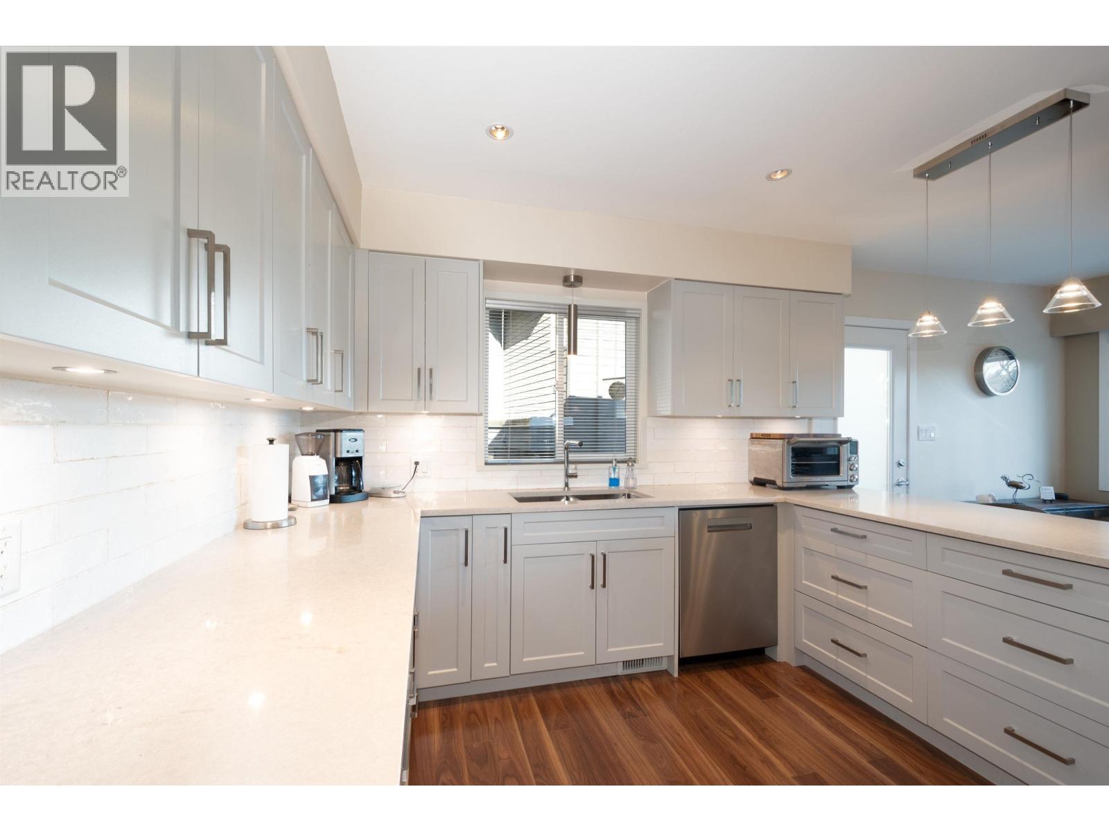 2341 Panorama Drive, North Vancouver, British Columbia  V7G 1V4 - Photo 15 - R3081898