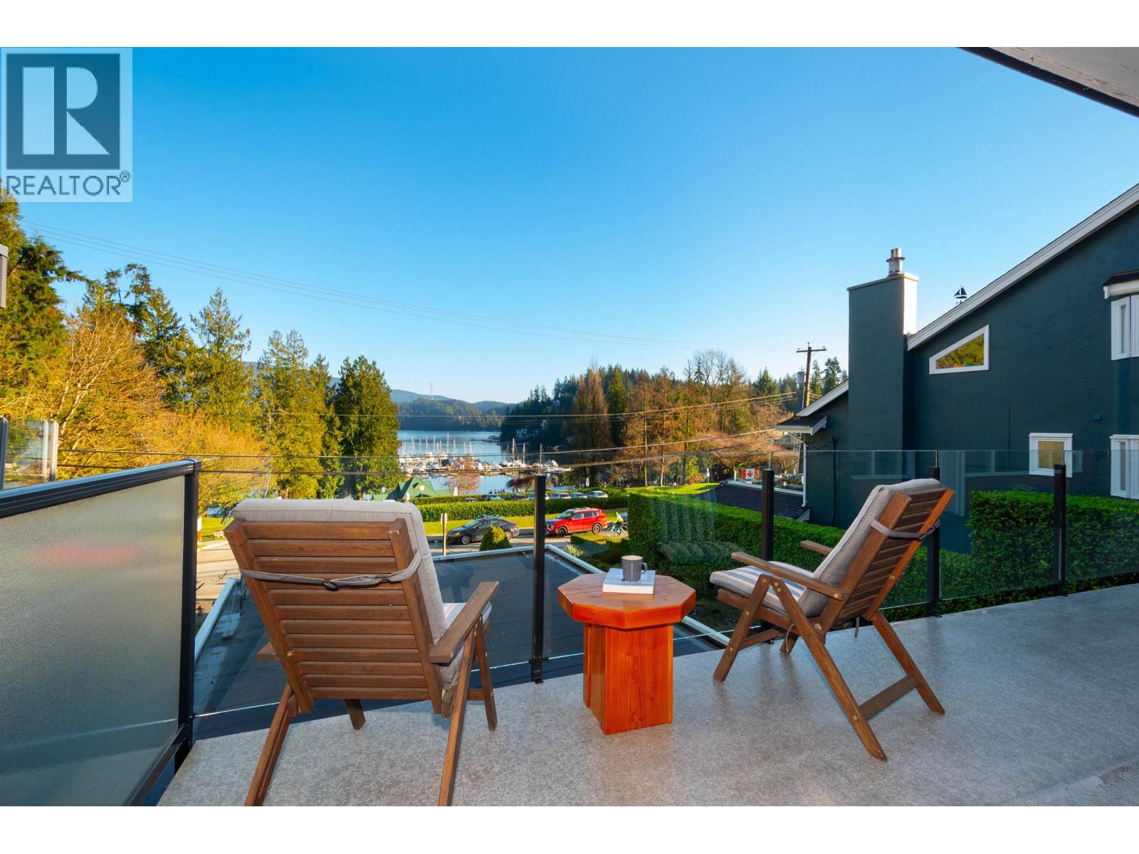 2341 Panorama Drive, North Vancouver, British Columbia  V7G 1V4 - Photo 3 - R3081898