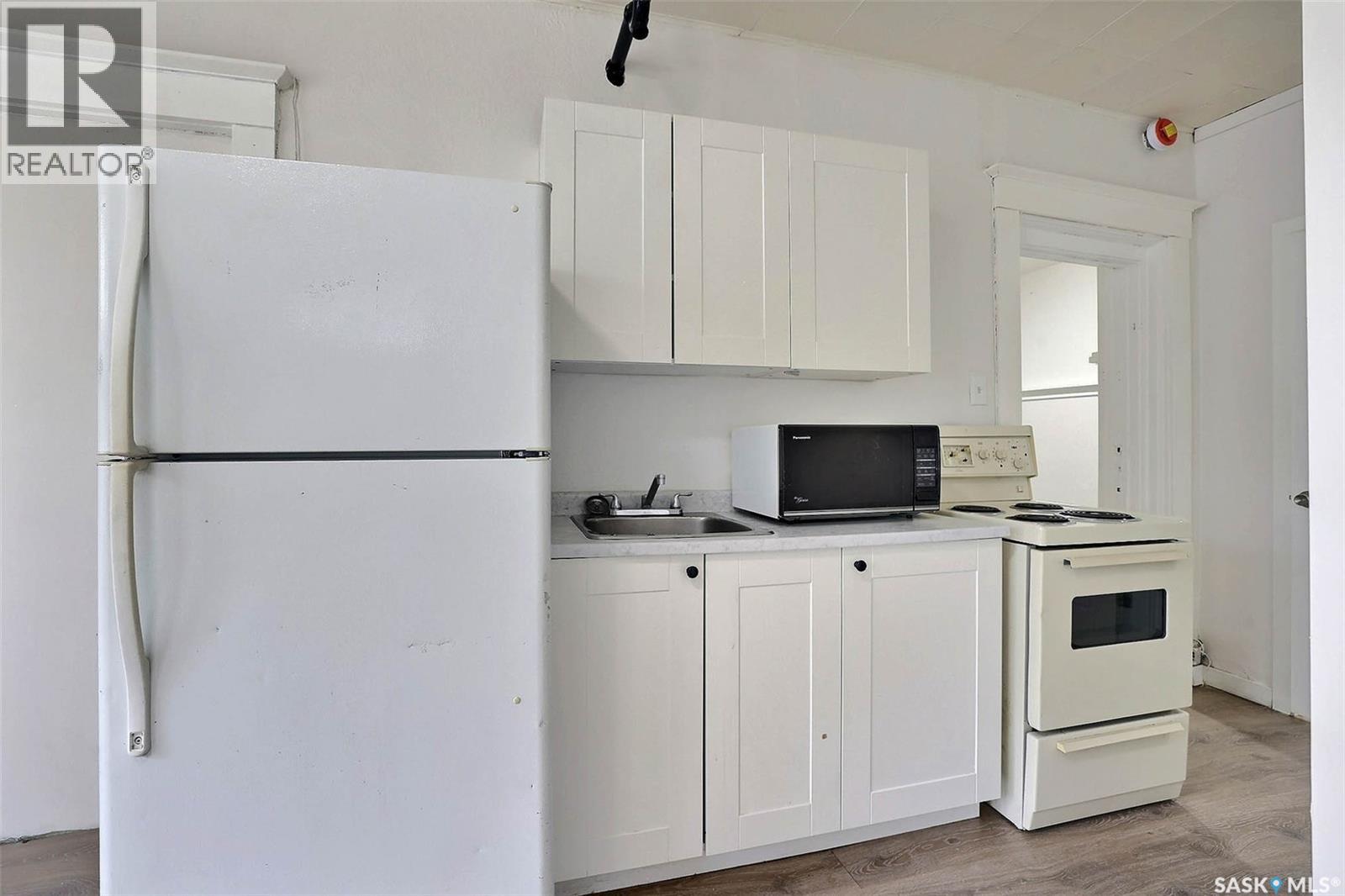 2263 Osler Street, Regina, Saskatchewan  S4P 1W9 - Photo 8 - SK027205