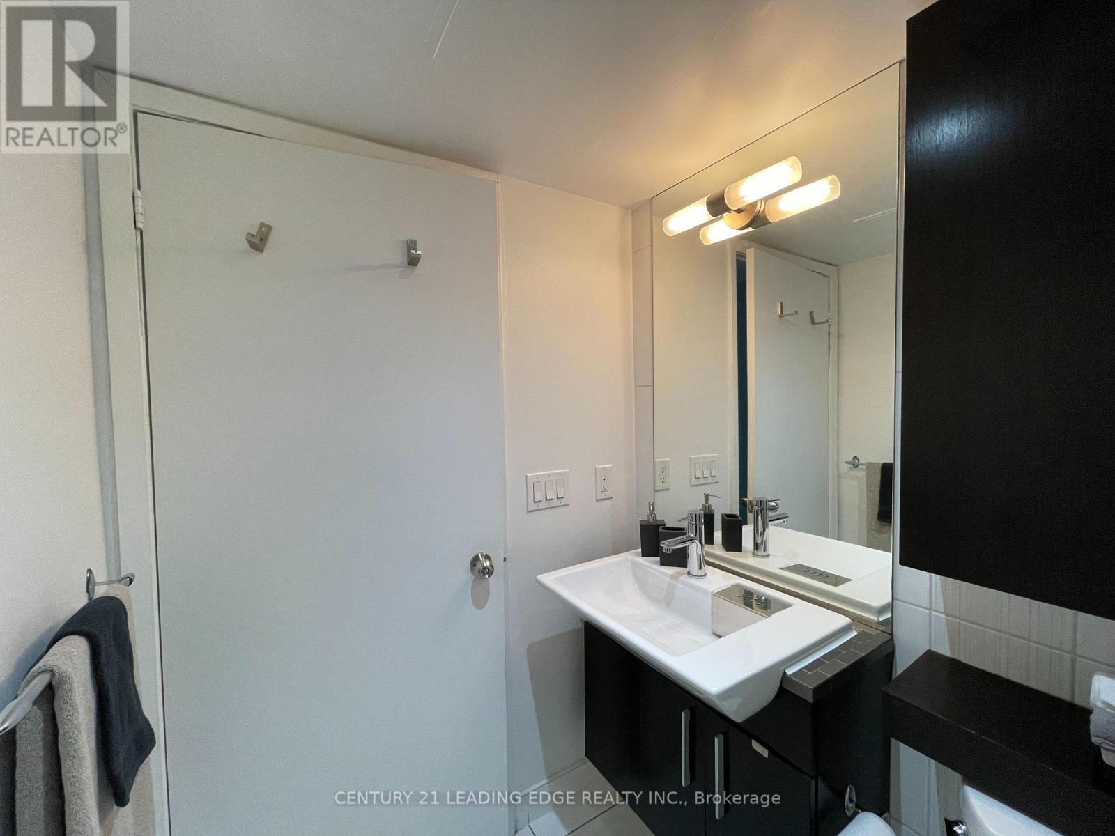 1209 - 8 Telegram Mews, Toronto, Ontario  M5V 3Z5 - Photo 19 - C12718030