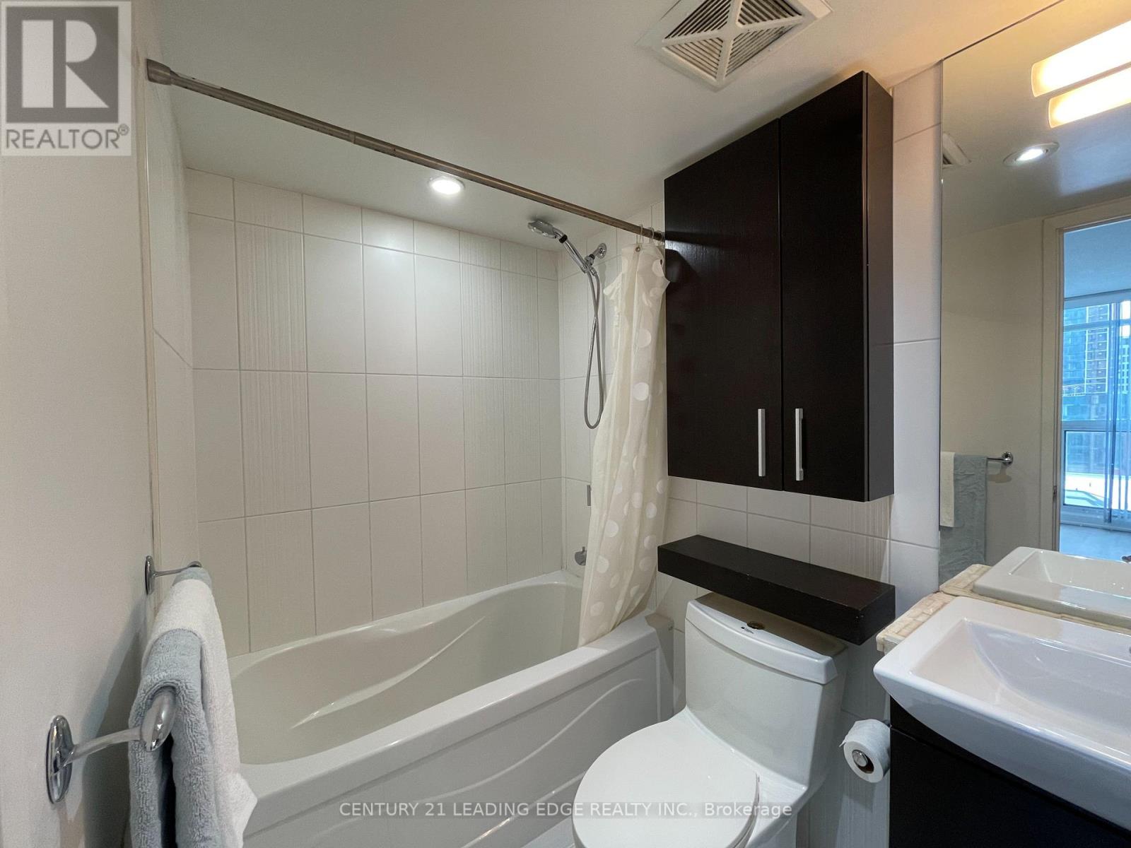 1209 - 8 Telegram Mews, Toronto, Ontario  M5V 3Z5 - Photo 12 - C12718030