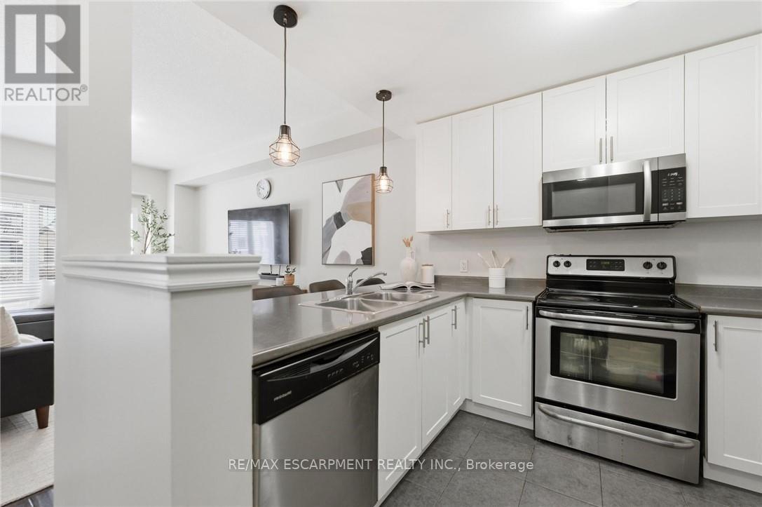 16 Lakefront Drive, Hamilton, Ontario  L8E 0J3 - Photo 8 - X12716890