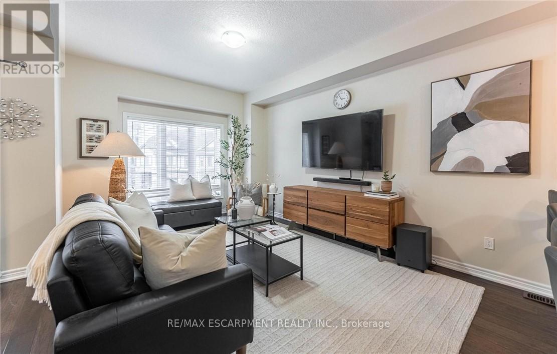 16 Lakefront Drive, Hamilton, Ontario  L8E 0J3 - Photo 2 - X12716890