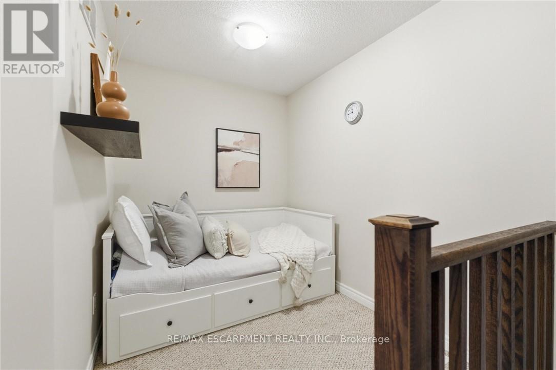 16 Lakefront Drive, Hamilton, Ontario  L8E 0J3 - Photo 18 - X12716890