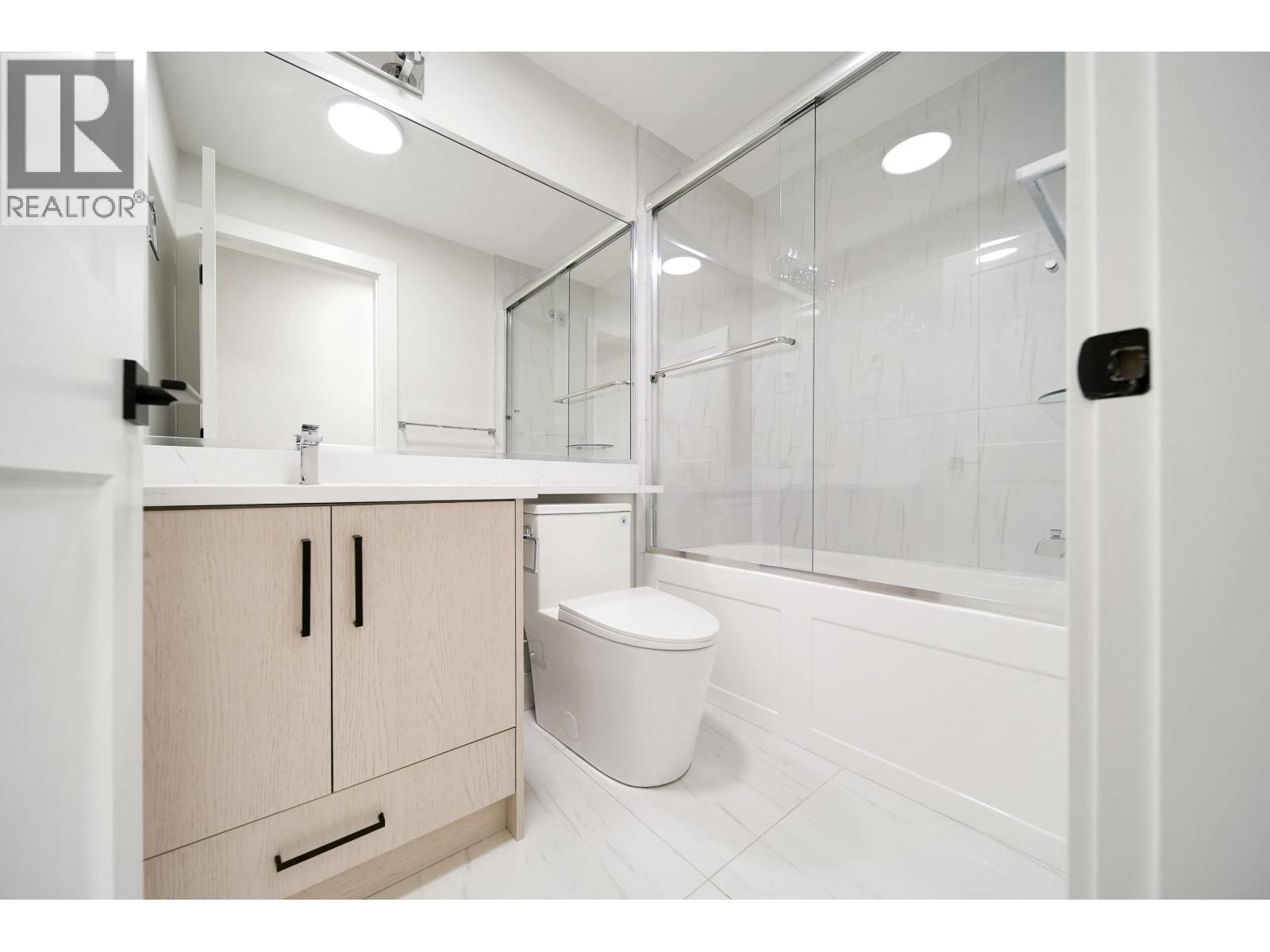 6926 Carnegie Street, Burnaby, British Columbia  V5B 1Y5 - Photo 26 - R3081394