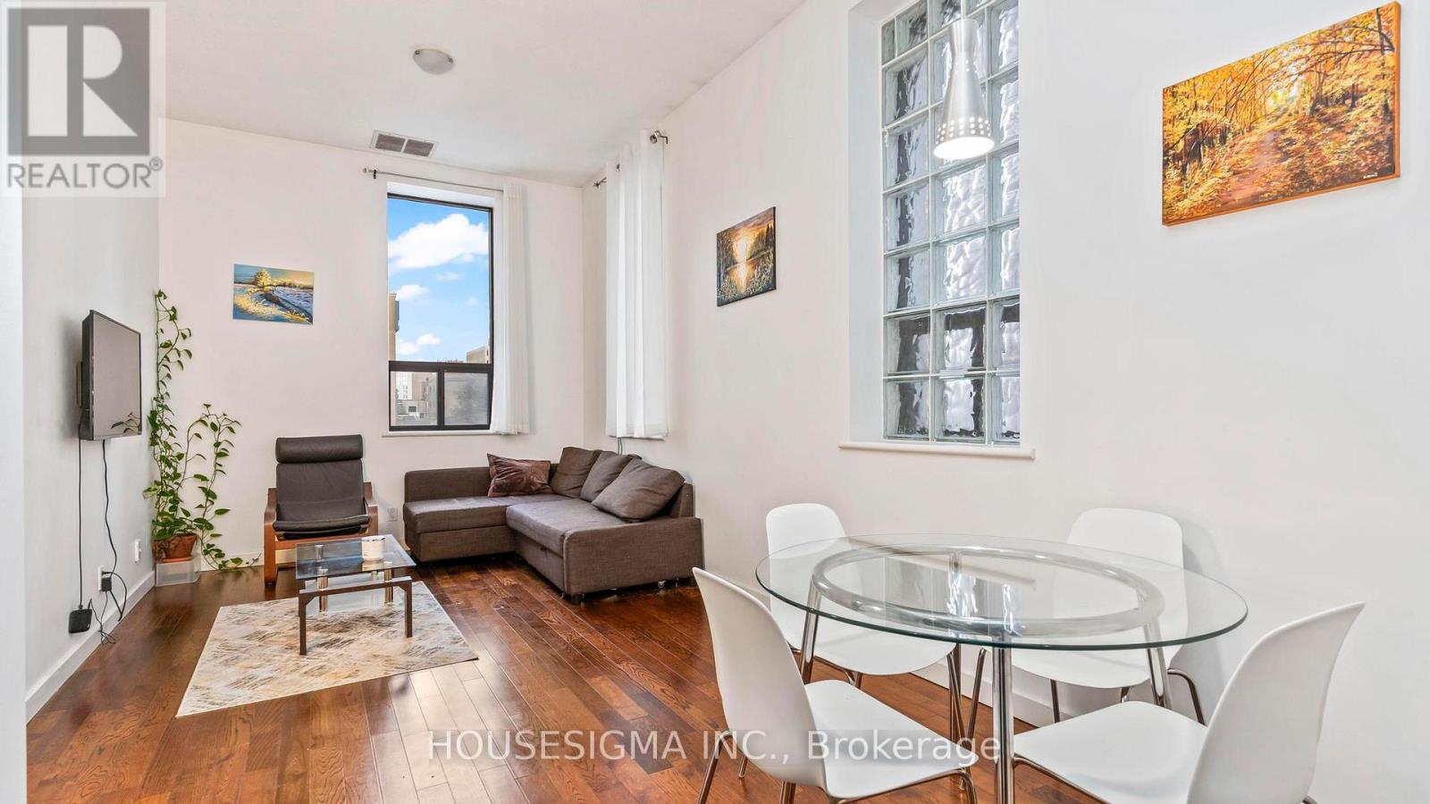 204 - 272 DUNDAS STREET, London East, Ontario