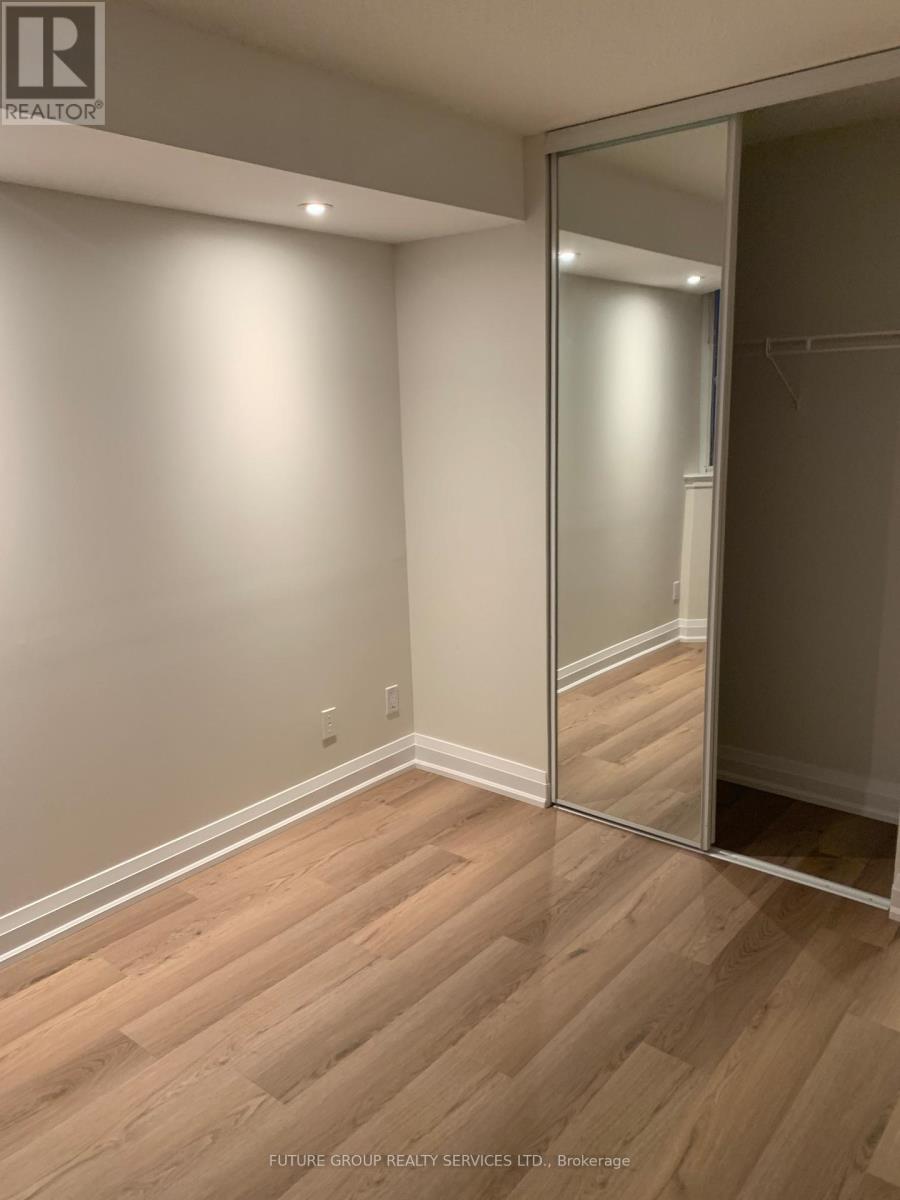 1204 - 880 Dundas Street W, Mississauga, Ontario  L5C 4H3 - Photo 10 - W12717540