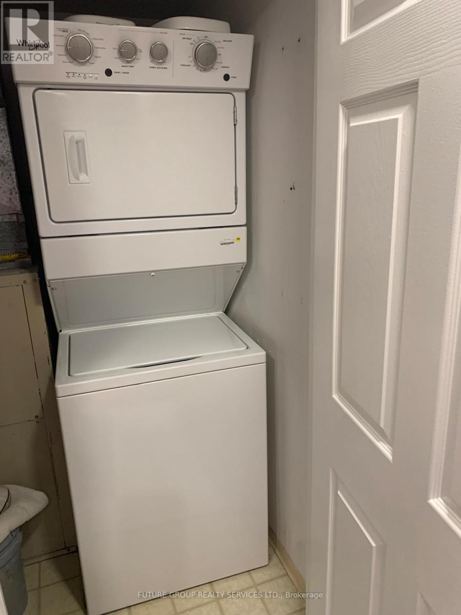 1204 - 880 Dundas Street W, Mississauga, Ontario  L5C 4H3 - Photo 24 - W12717540