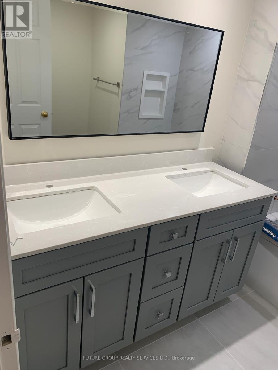 1204 - 880 Dundas Street W, Mississauga, Ontario  L5C 4H3 - Photo 22 - W12717540