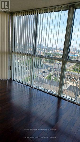 1204 - 880 Dundas Street W, Mississauga, Ontario  L5C 4H3 - Photo 6 - W12717540