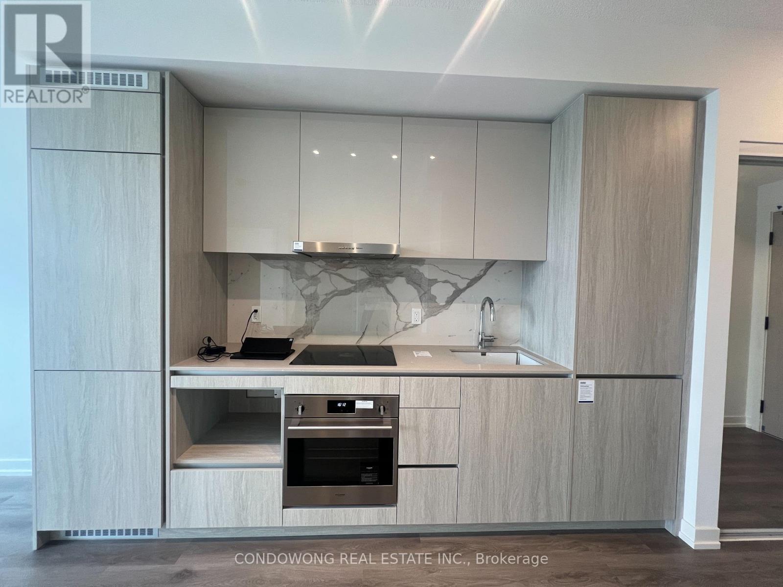 2601 - 28 Interchange Way, Vaughan, Ontario  L4K 0P8 - Photo 4 - N12719274