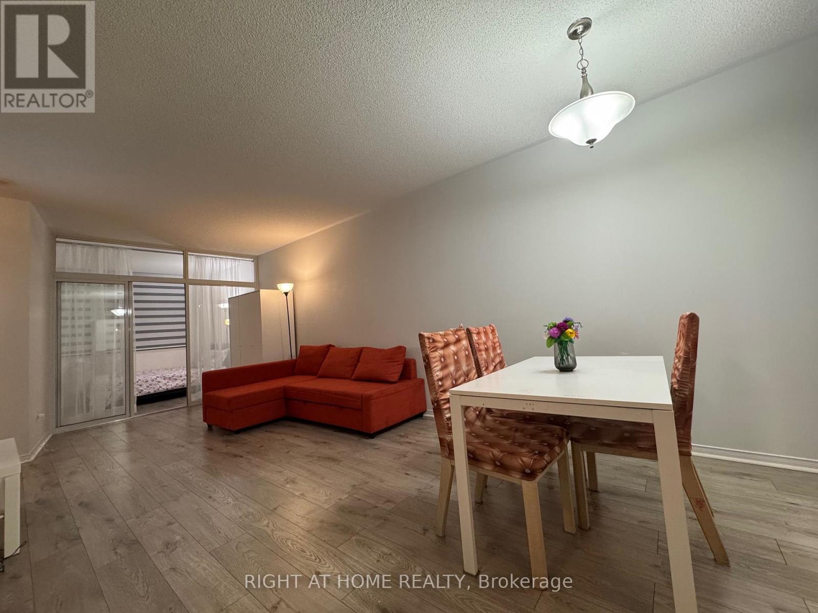 212 - 7378 Yonge Street, Vaughan, Ontario  L4J 8J1 - Photo 5 - N12719296