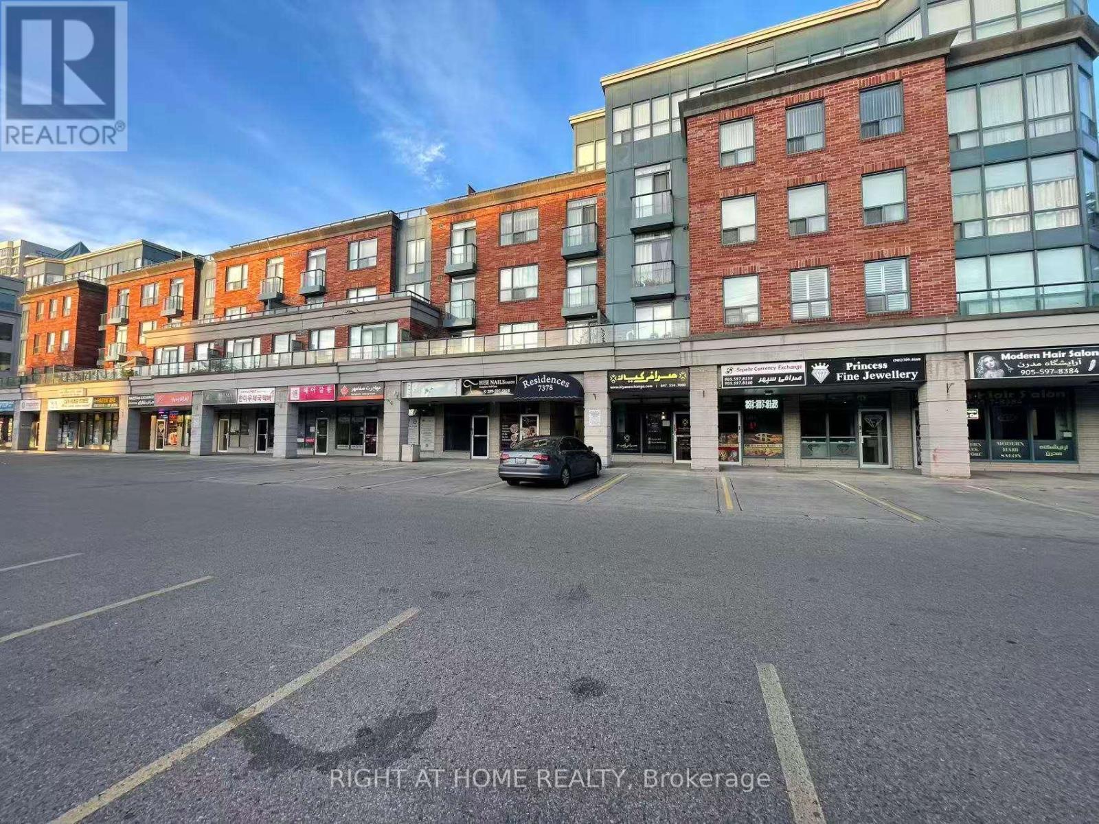 212 - 7378 Yonge Street, Vaughan, Ontario  L4J 8J1 - Photo 7 - N12719296