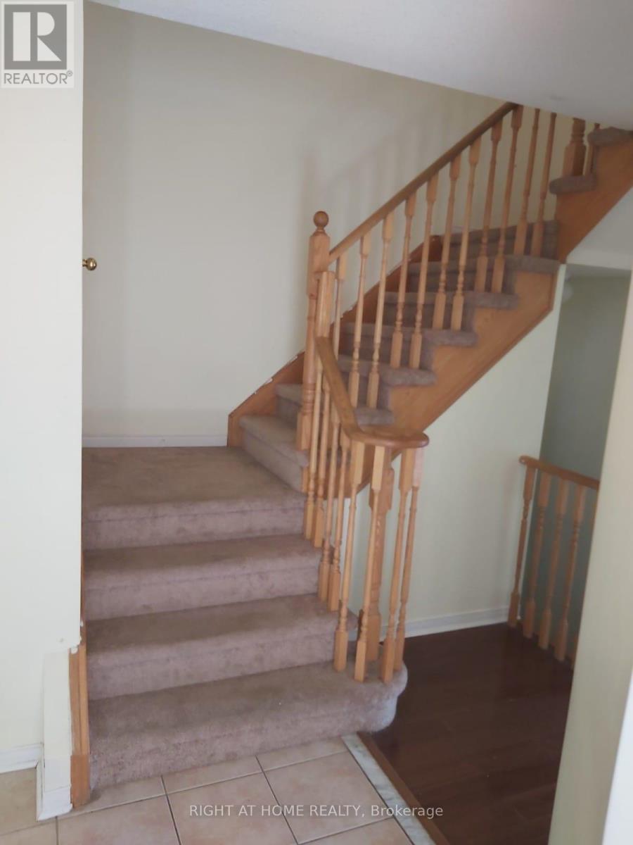 Upper And Main - 830 Avonshire Court, Mississauga, Ontario  L5V 2P2 - Photo 6 - W12719288