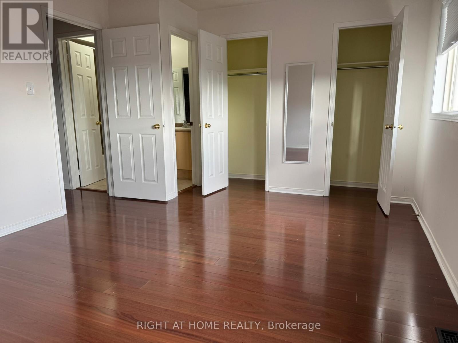 Upper And Main - 830 Avonshire Court, Mississauga, Ontario  L5V 2P2 - Photo 7 - W12719288