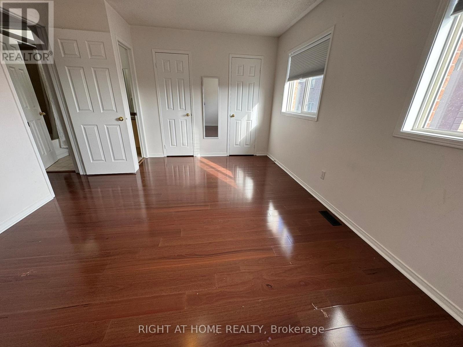 Upper And Main - 830 Avonshire Court, Mississauga, Ontario  L5V 2P2 - Photo 9 - W12719288