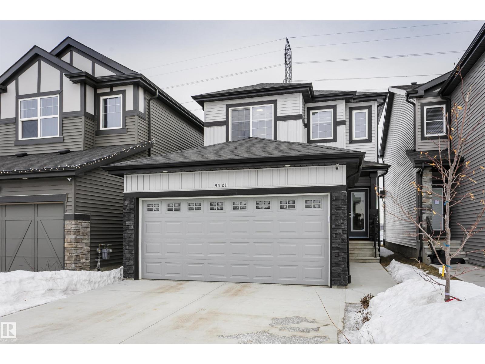 9421 PEAR CR SW, edmonton, Alberta