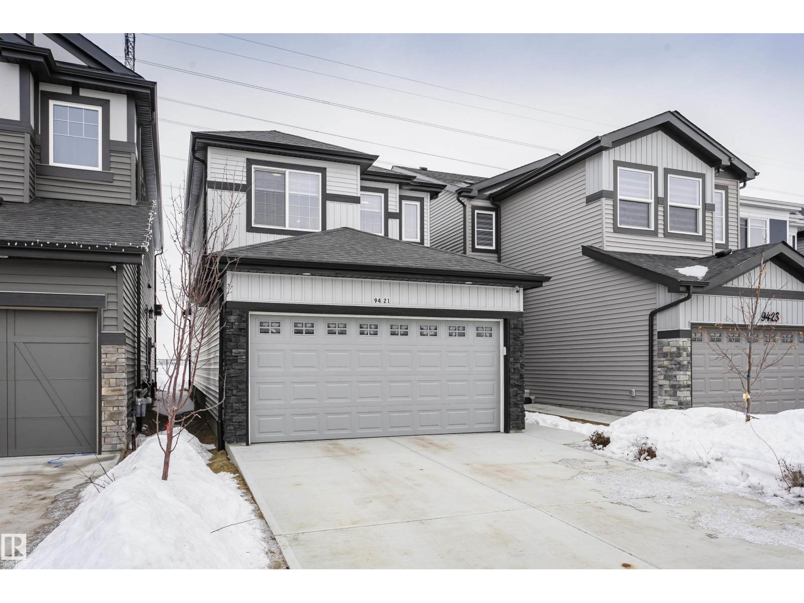9421 Pear Cr Sw, Edmonton, Alberta  T6X 2Z5 - Photo 3 - E4470703