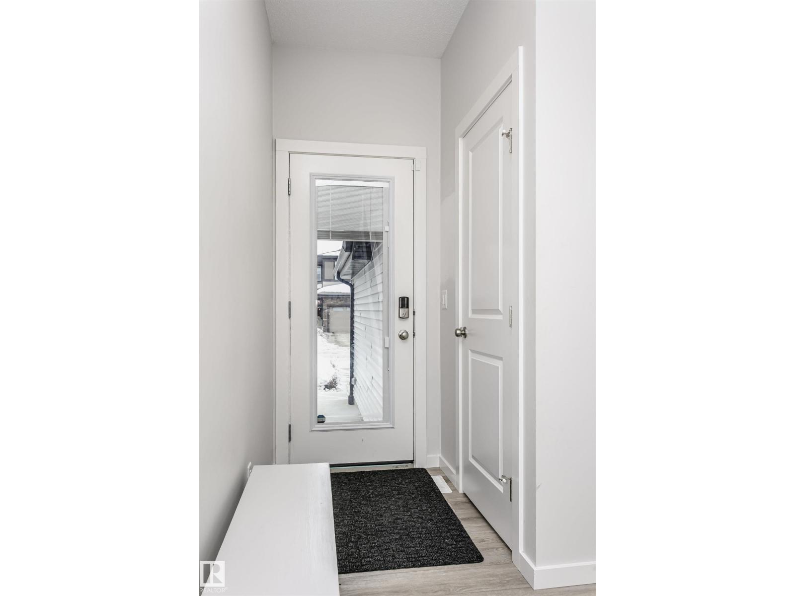 9421 Pear Cr Sw, Edmonton, Alberta  T6X 2Z5 - Photo 4 - E4470703