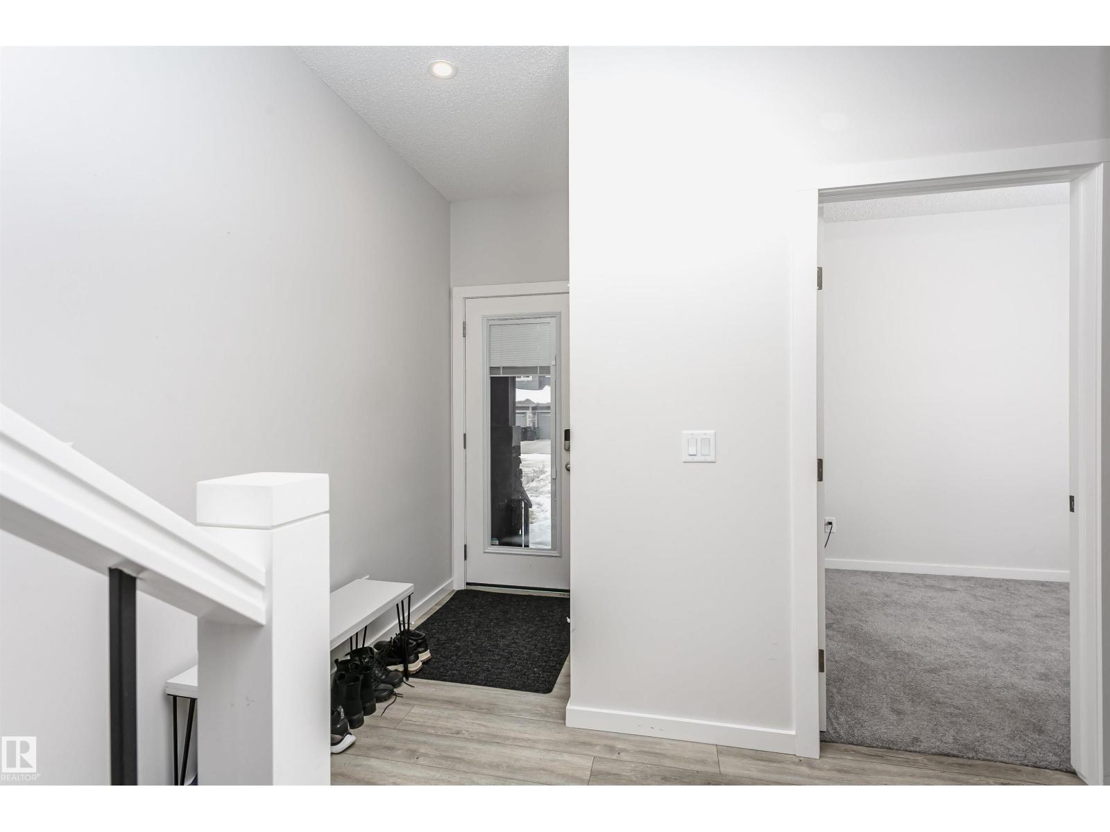 9421 Pear Cr Sw, Edmonton, Alberta  T6X 2Z5 - Photo 5 - E4470703