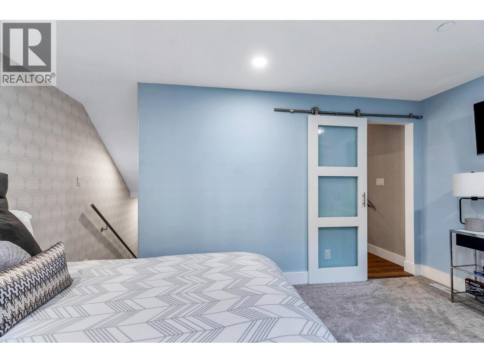 4 328 E 2nd Street, North Vancouver, British Columbia  V7L 1C7 - Photo 30 - R3082063