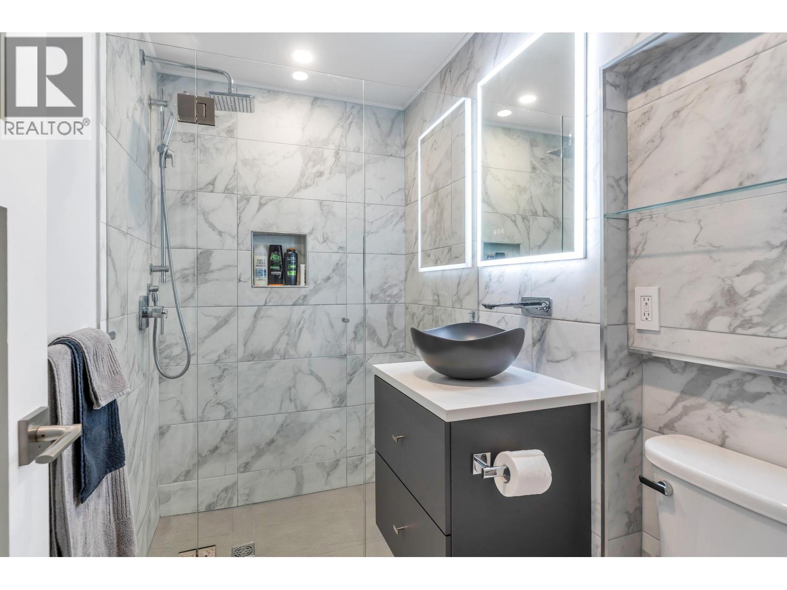 4 328 E 2nd Street, North Vancouver, British Columbia  V7L 1C7 - Photo 29 - R3082063