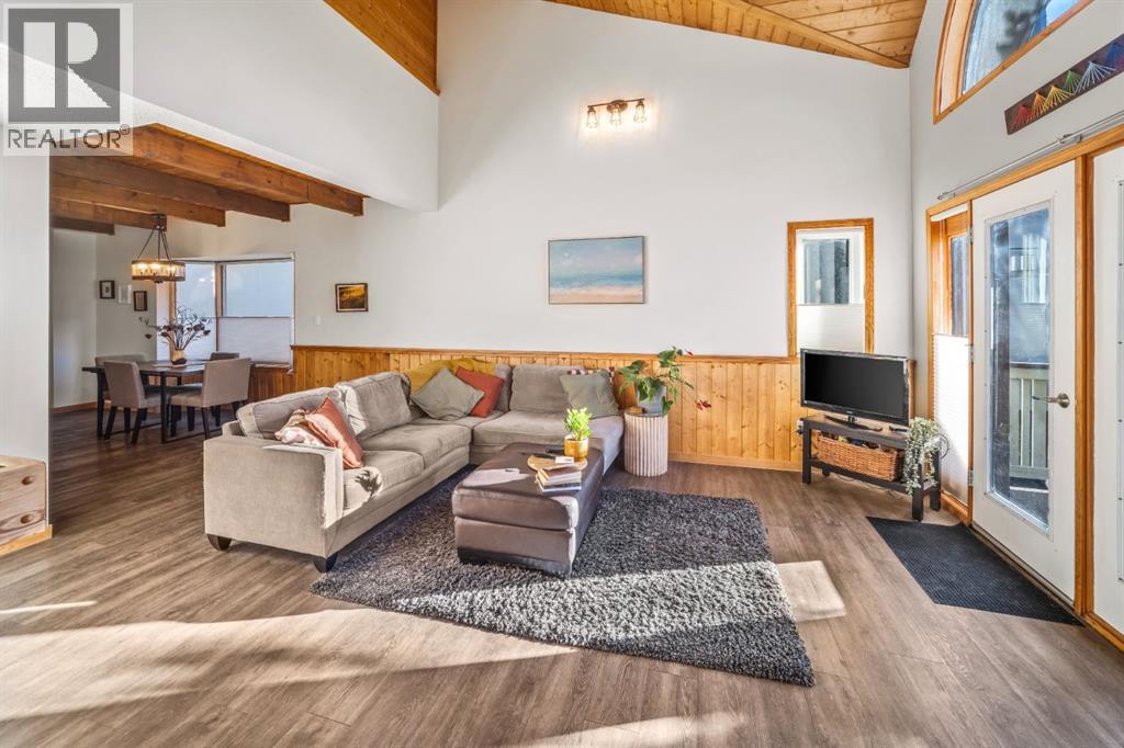 3, 809 5th Street, Canmore, Alberta  T1W 2G1 - Photo 4 - A2280195