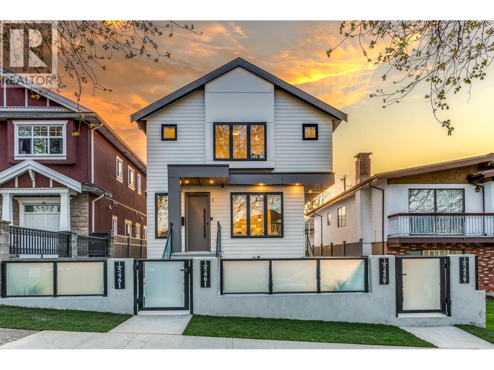 1 5461 RHODES STREET, Vancouver, British Columbia