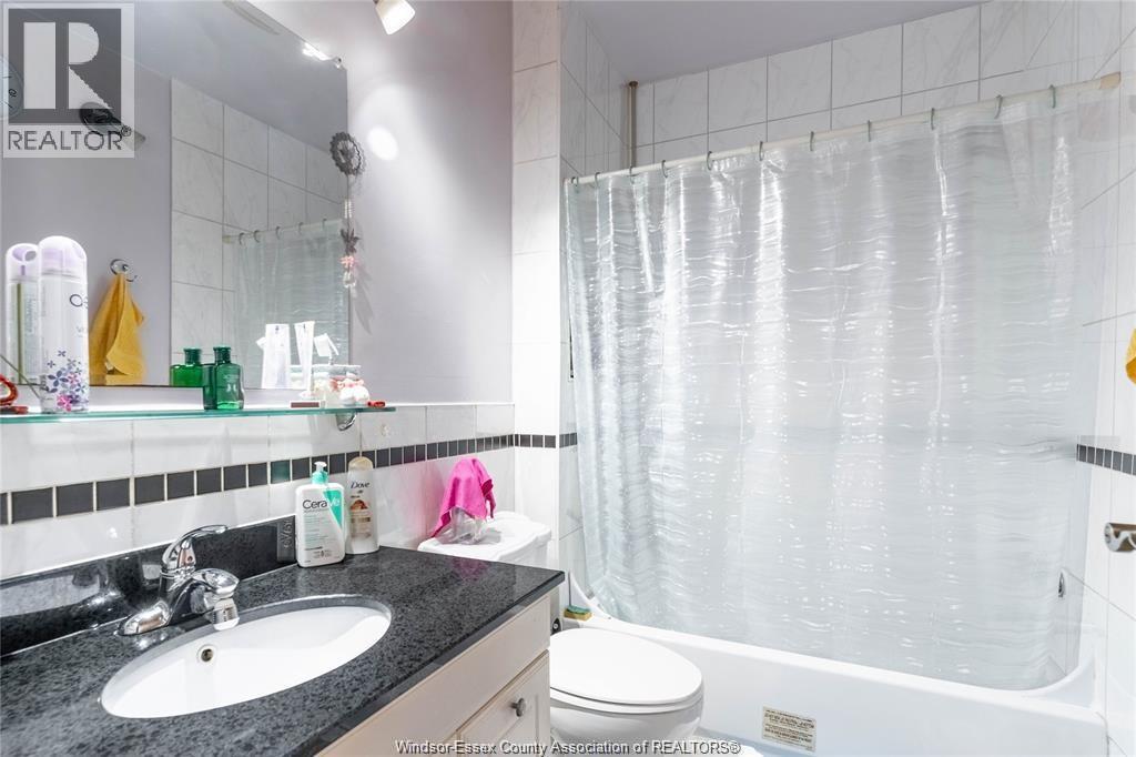 562 Dougall, Windsor, Ontario  N9A 4P6 - Photo 10 - 26001264