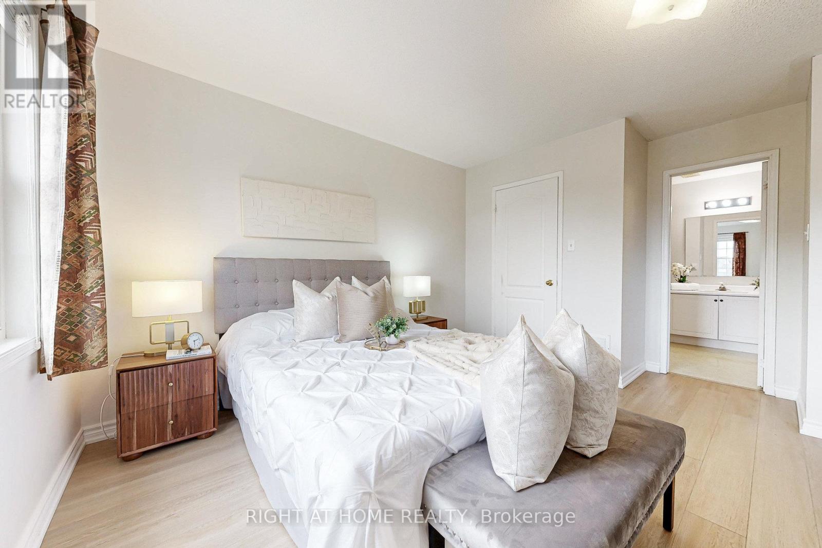 10 Pascoe Drive, Markham, Ontario  L6B 1C4 - Photo 17 - N12719316