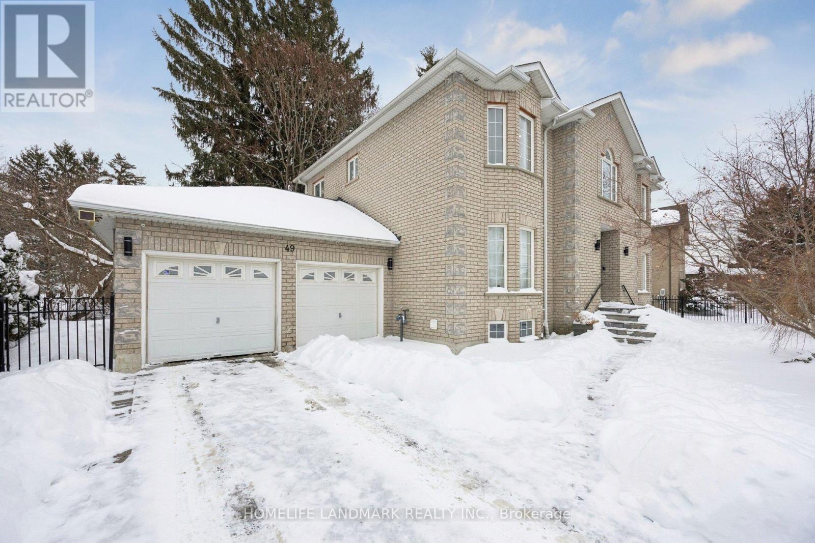 49 Pearson Avenue, Richmond Hill, Ontario  L4C 6T3 - Photo 2 - N12719340