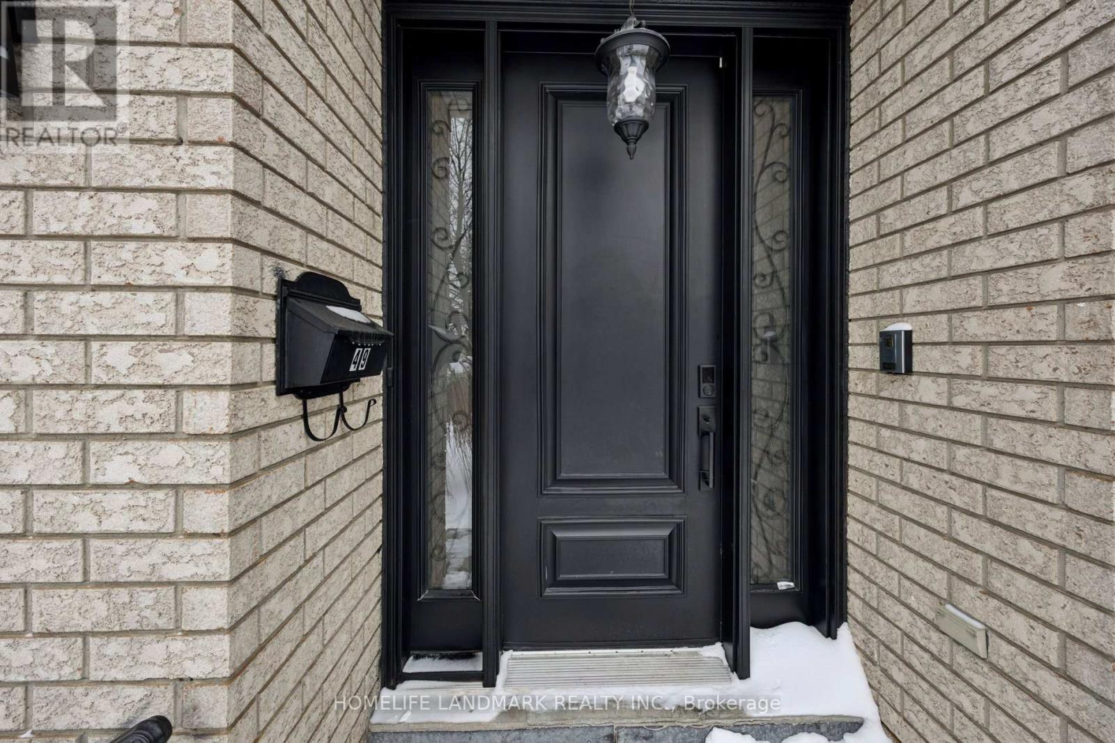 49 Pearson Avenue, Richmond Hill, Ontario  L4C 6T3 - Photo 3 - N12719340