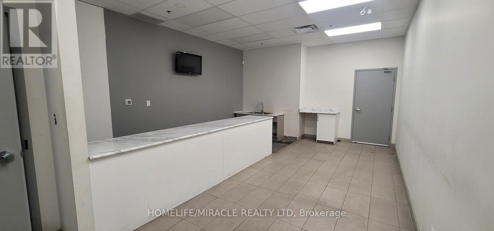 2 - 610 Hanlan Road, Vaughan, Ontario  L4L 4Y1 - Photo 10 - N12719344