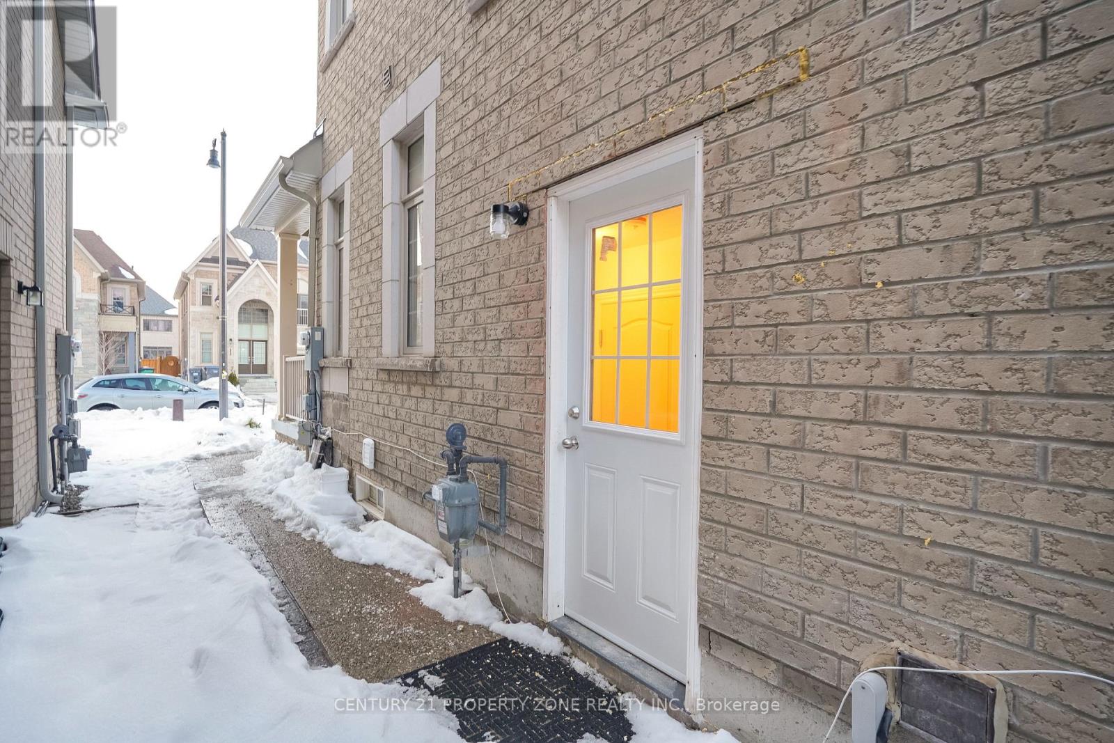 38 Dolobram (Basement) Trail, Brampton, Ontario  L7Z 4Y3 - Photo 8 - W12719320