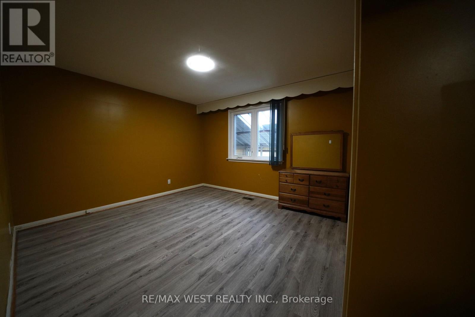 35 Beckett Avenue, Toronto, Ontario  M6L 2B3 - Photo 3 - W12719326