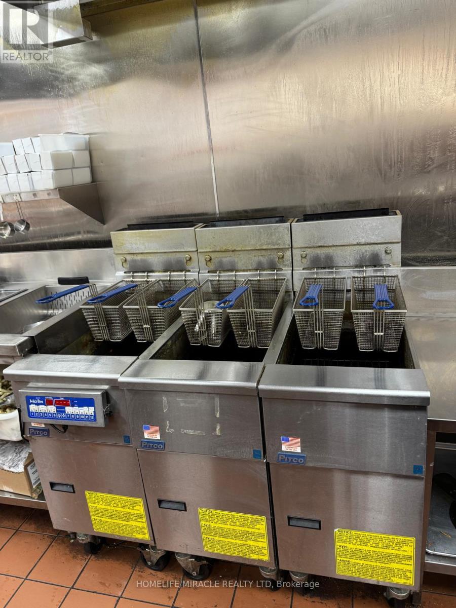 3017 New Street, Burlington, Ontario  L7R 1K3 - Photo 11 - W12719330