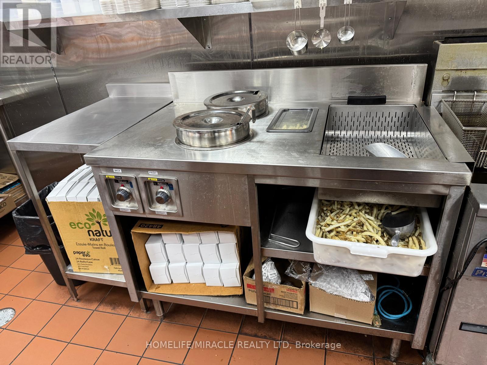 3017 New Street, Burlington, Ontario  L7R 1K3 - Photo 12 - W12719330